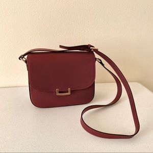INNUE Burgundy Crossbody Bag